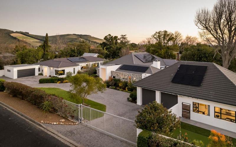 8 Bedroom Property for Sale in Somerset West Western Cape